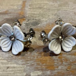 Vintage floral screw back earrings-SOLD